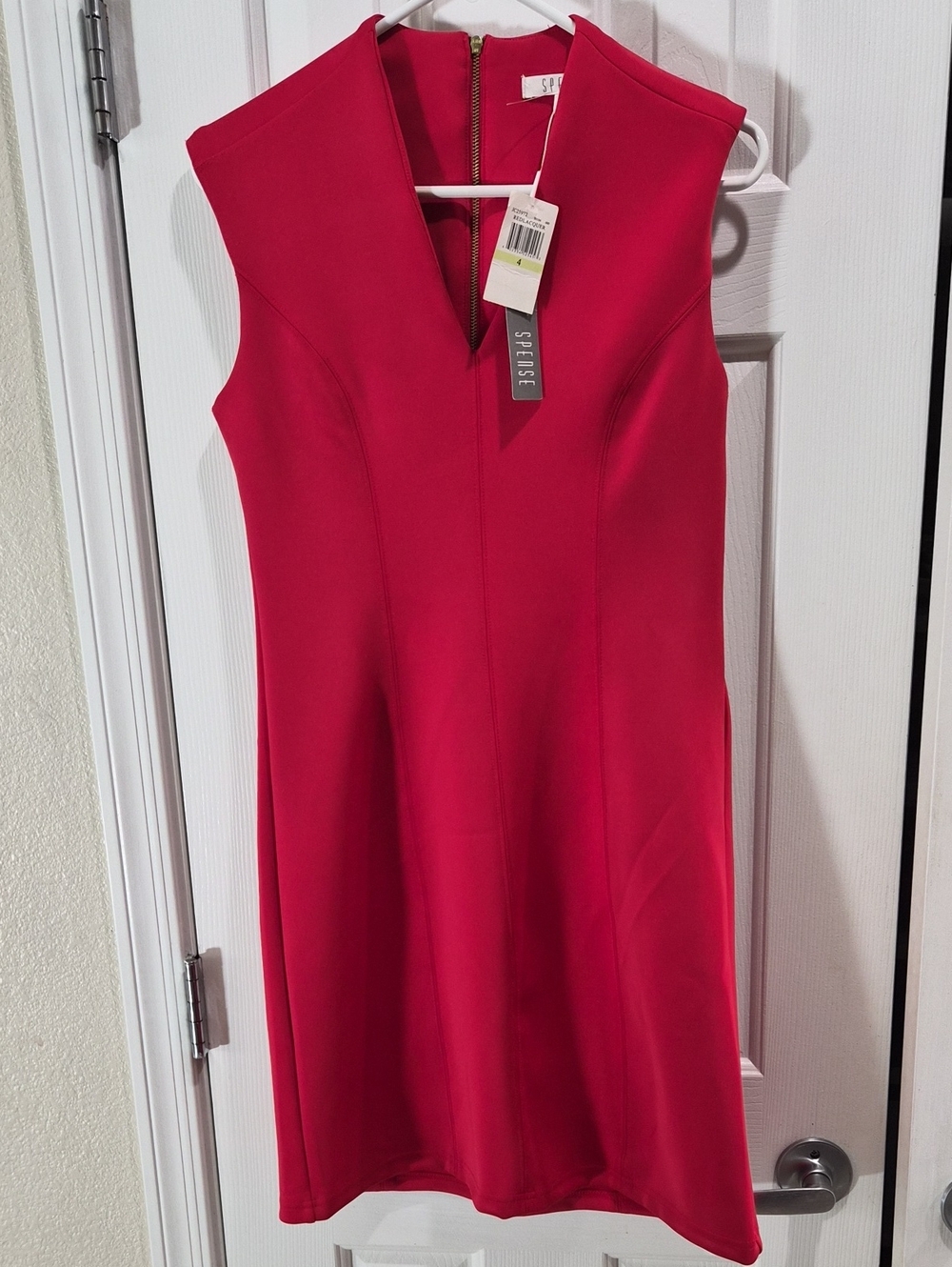 Spense Bright Red Sleeveless V-Neck Shift Dress